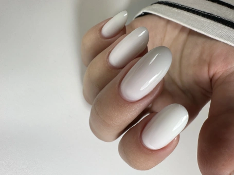 Гель Si «MILKY WHITE» для наращивания и моделирования ногтей